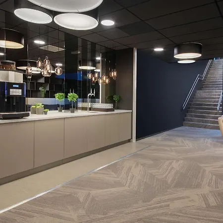 Park By Radisson Oslo Airport West 4*