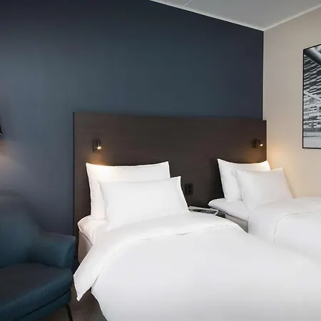 Park By Radisson Oslo Airport West 4*