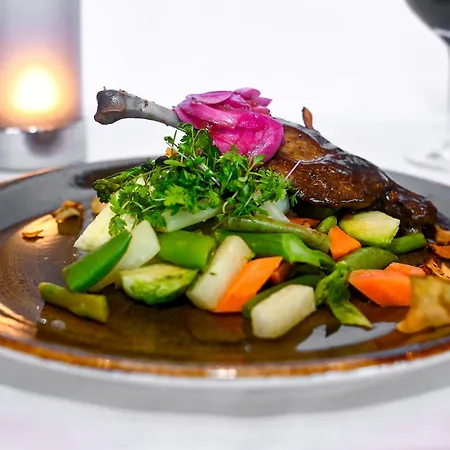 Park By Radisson Oslo Airport West 4*