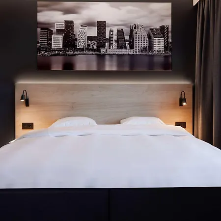 Park By Radisson Oslo Airport West 4*