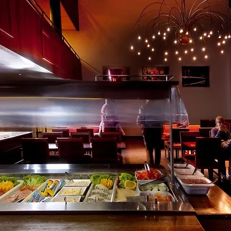 Park By Radisson Oslo Airport West 4*