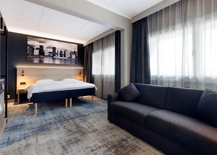Park By Radisson Oslo Airport West 4*